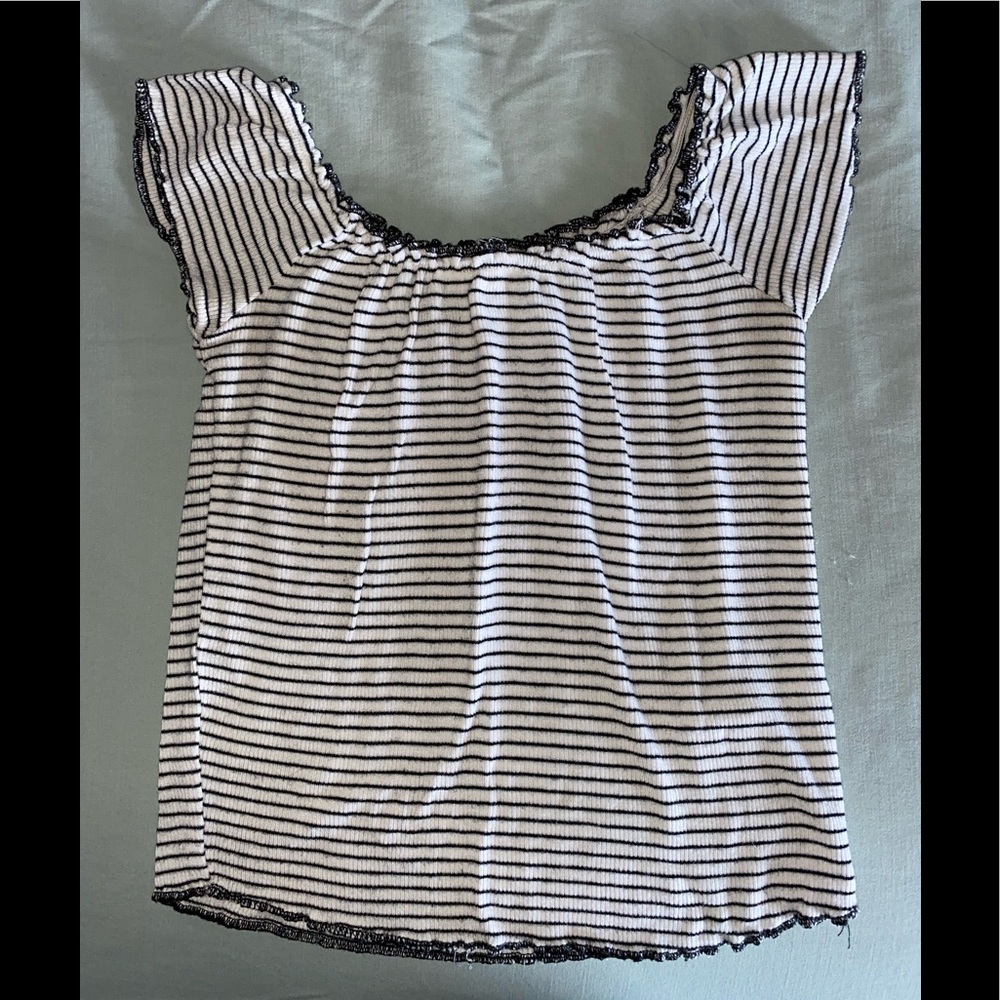 black & white striped crop top from Garage 🖤 🤍